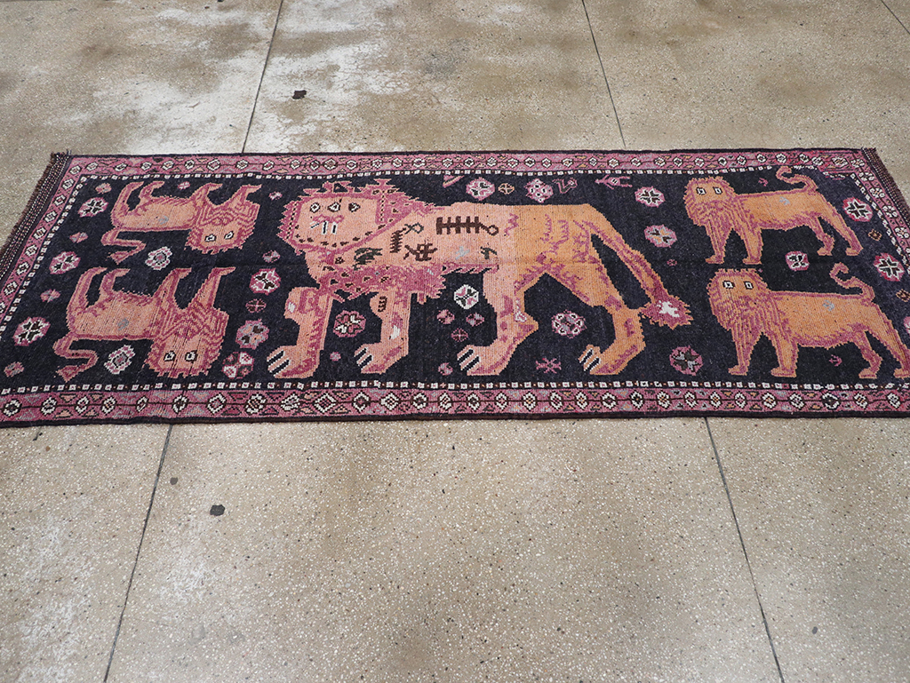 Vintage Turkish Anatolian Pictorial Runner, No.32213 - Gsblank