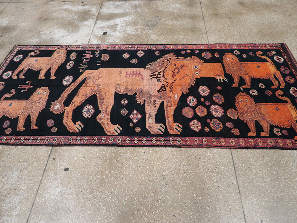 Vintage Turkish Anatolian Pictorial Gallery Rug, No.32214 - Gsblank