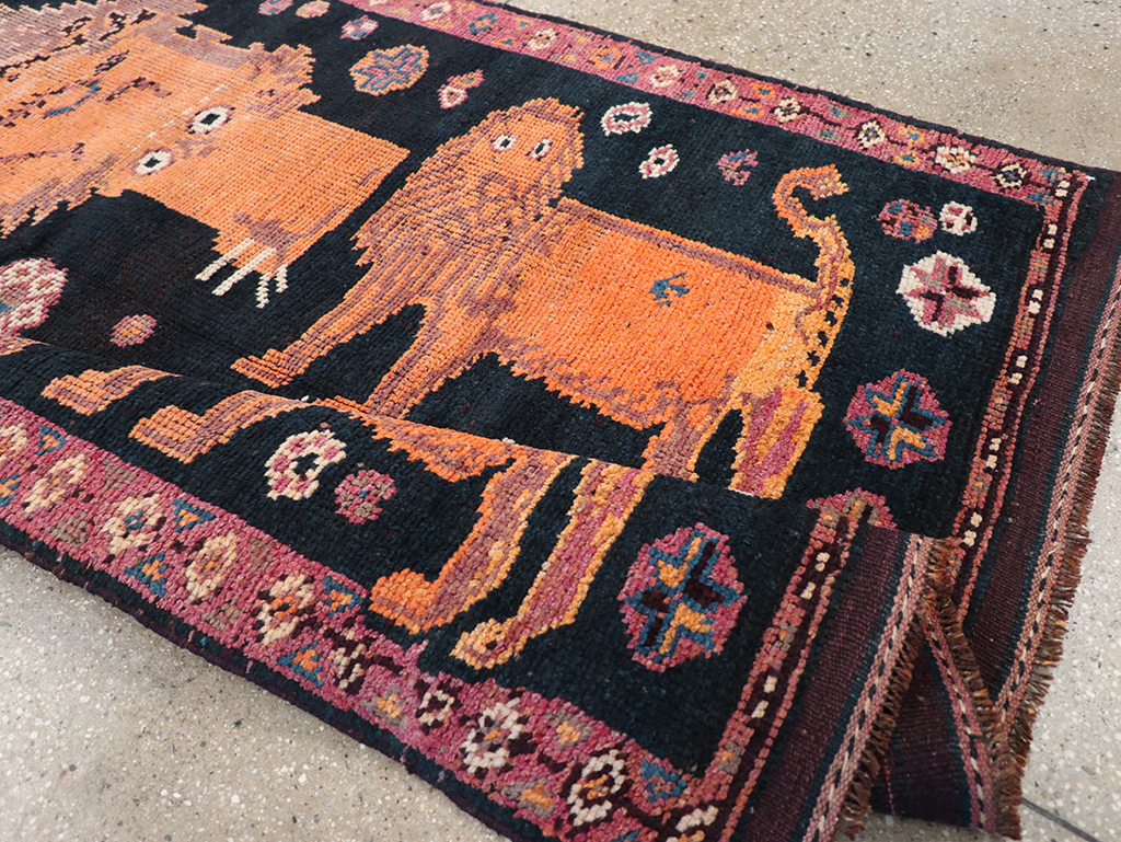 Vintage Turkish Anatolian Pictorial Gallery Rug, No.32214 - Gsblank