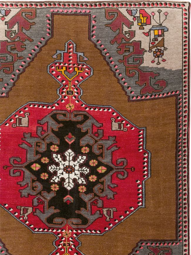 Vintage Turkish Anatolian Room Size Carpet, No.32224 - Gsblank