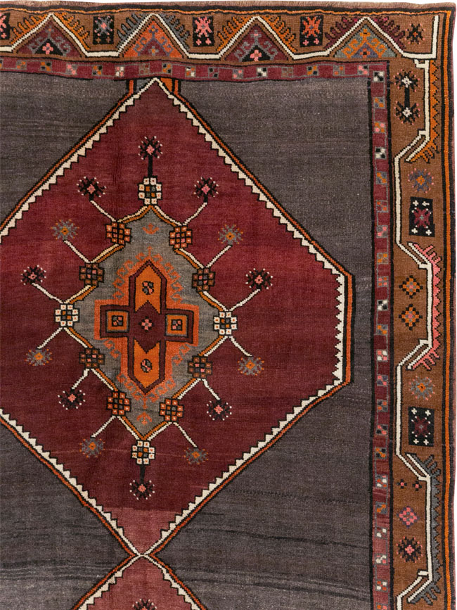 Vintage Turkish Anatolian Tribal Room Size Carpet, No.32225 - Gsblank