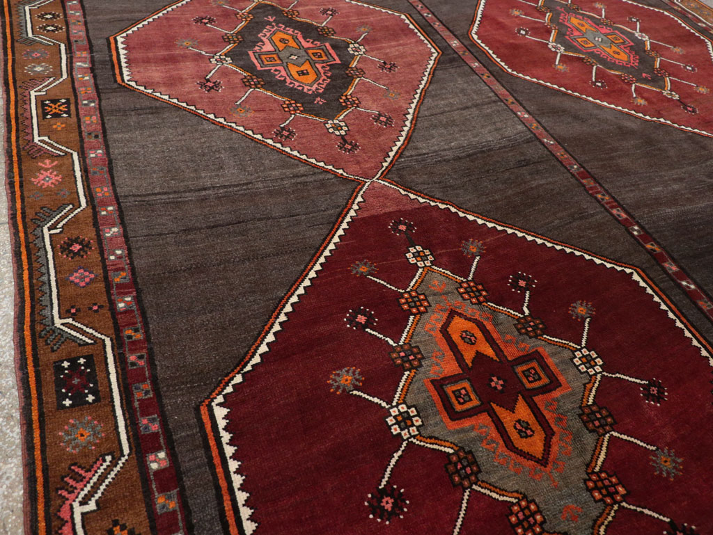 Vintage Turkish Anatolian Tribal Room Size Carpet, No.32225 - Gsblank