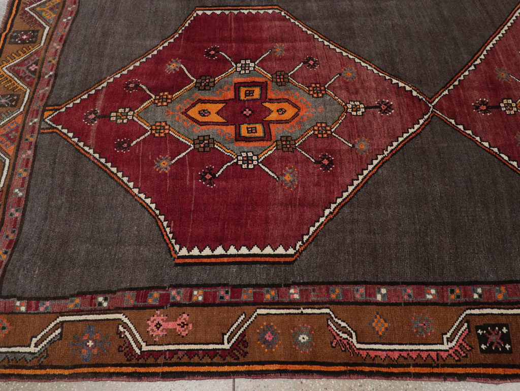 Vintage Turkish Anatolian Tribal Room Size Carpet, No.32225 - Gsblank
