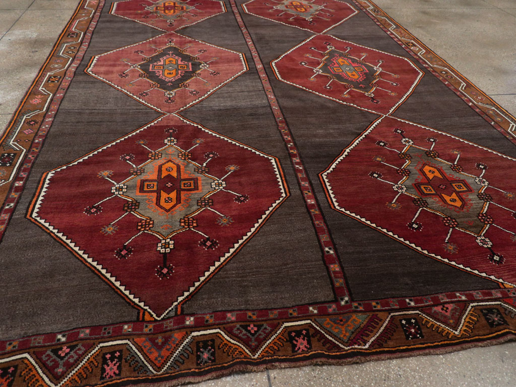 Vintage Turkish Anatolian Tribal Room Size Carpet, No.32225 - Gsblank