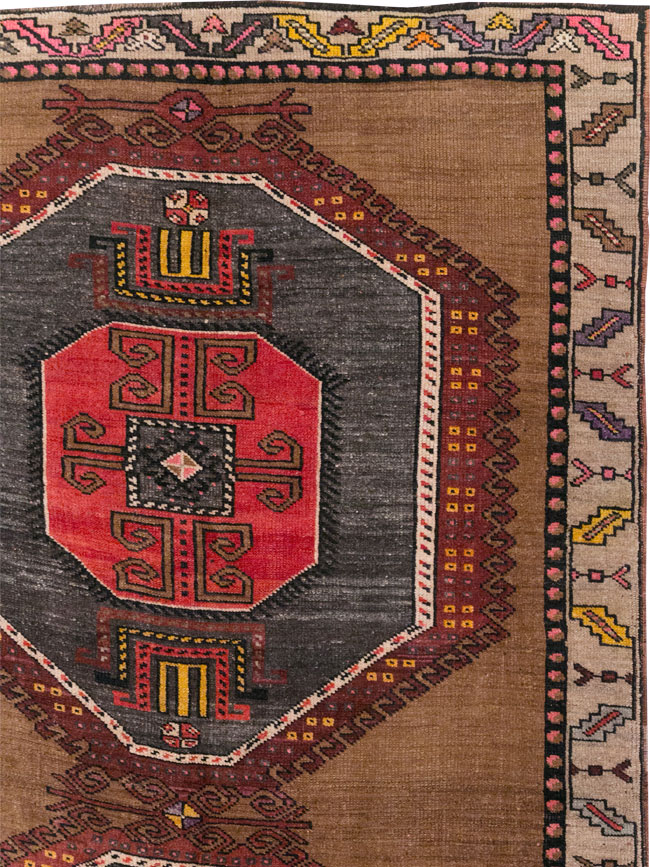 Vintage Turkish Tribal Room Size Carpet, No.32226 - Gsblank