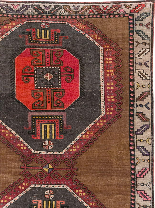 Vintage Turkish Tribal Room Size Carpet, No.32226 - Gsblank