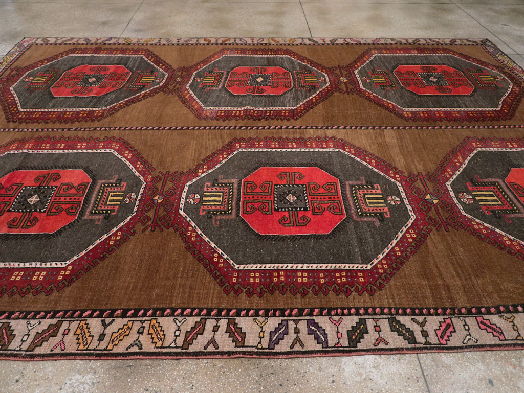 Vintage Turkish Tribal Room Size Carpet, No.32226 - Gsblank