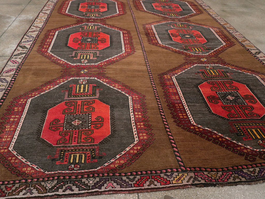 Vintage Turkish Tribal Room Size Carpet, No.32226 - Gsblank