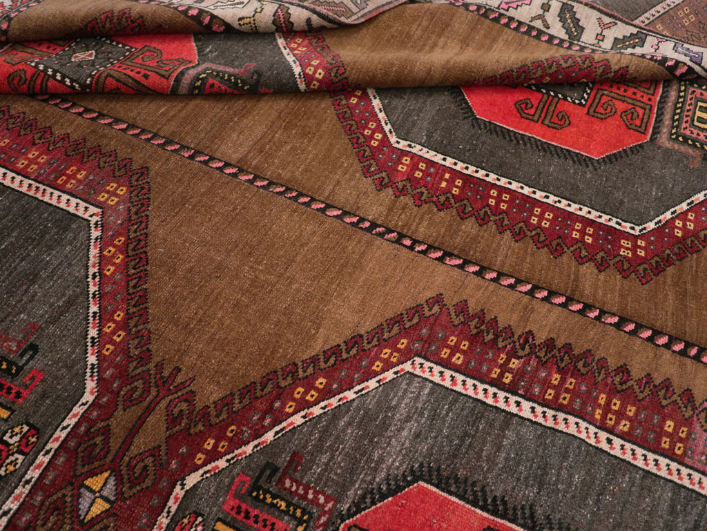 Vintage Turkish Tribal Room Size Carpet, No.32226 - Gsblank