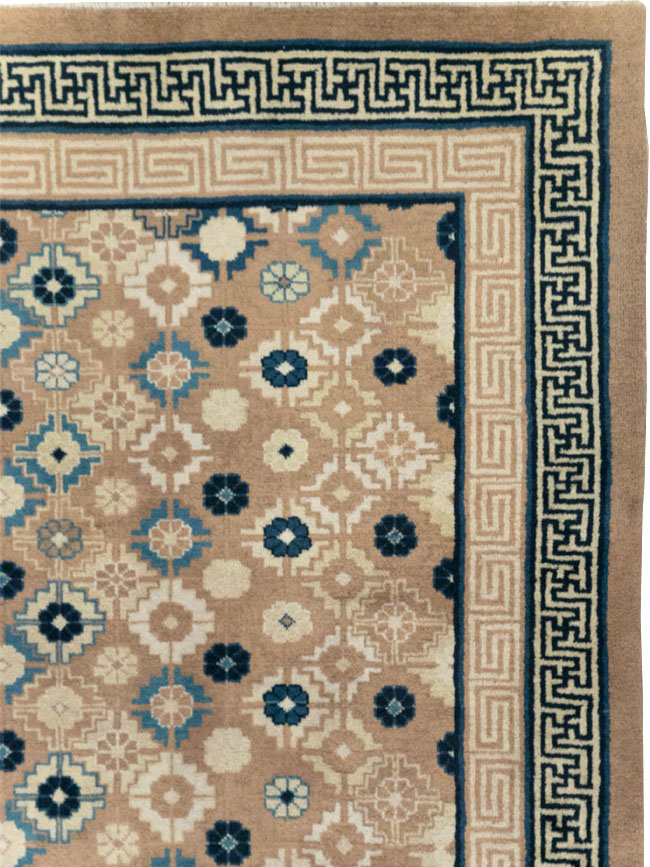 Vintage Chinese Peking Small Room Size Carpet, No.32257 - Gsblank