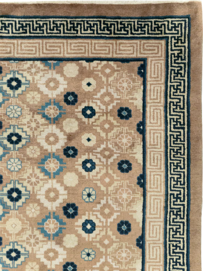 Vintage Chinese Peking Small Room Size Carpet, No.32257 - Gsblank