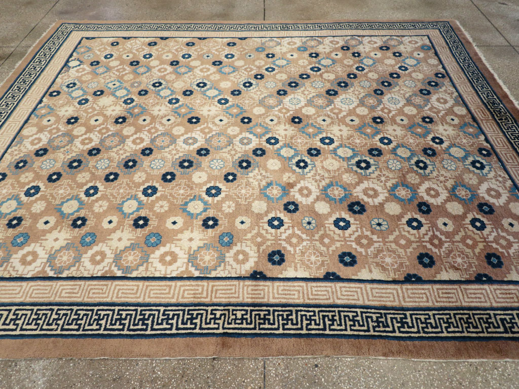 Vintage Chinese Peking Small Room Size Carpet, No.32257 - Gsblank