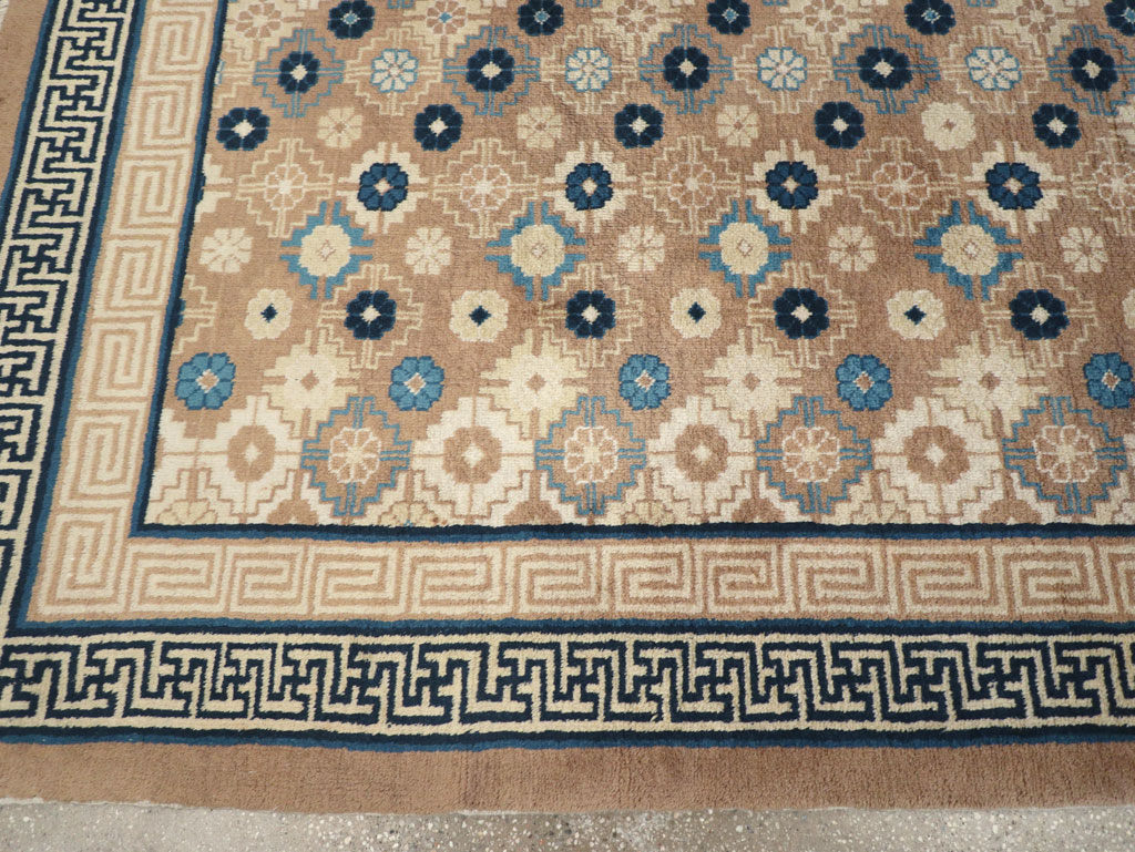 Vintage Chinese Peking Small Room Size Carpet, No.32257 - Gsblank