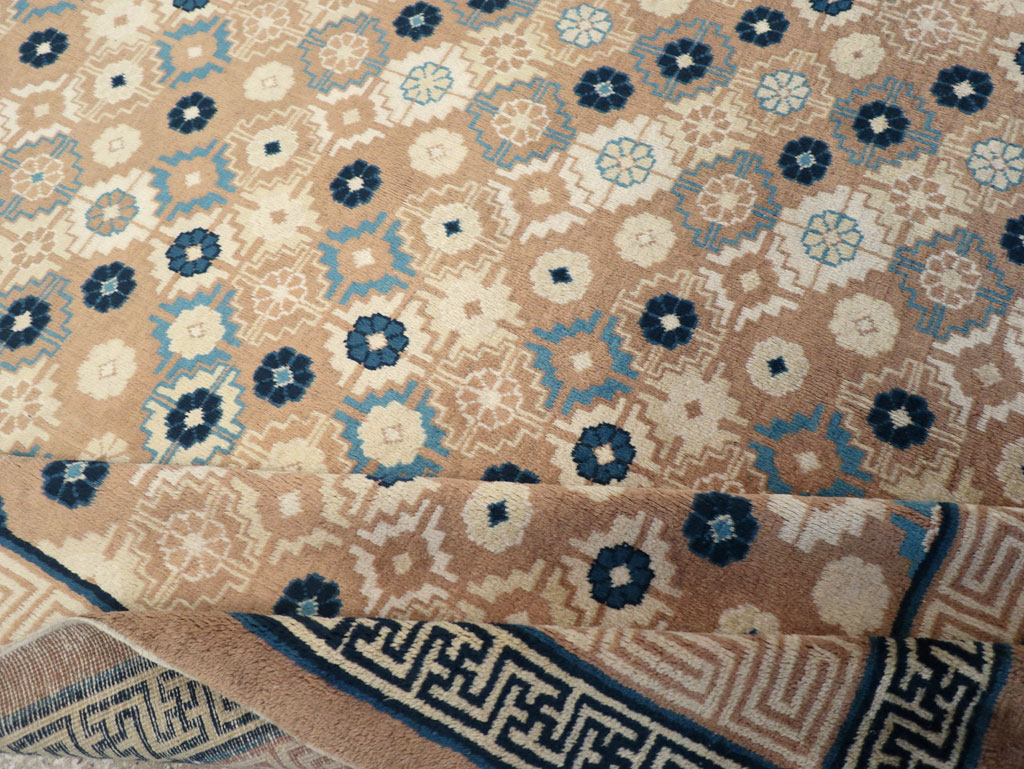 Vintage Chinese Peking Small Room Size Carpet, No.32257 - Gsblank