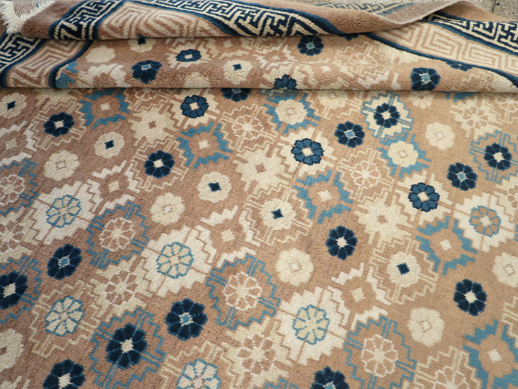 Vintage Chinese Peking Small Room Size Carpet, No.32257 - Gsblank