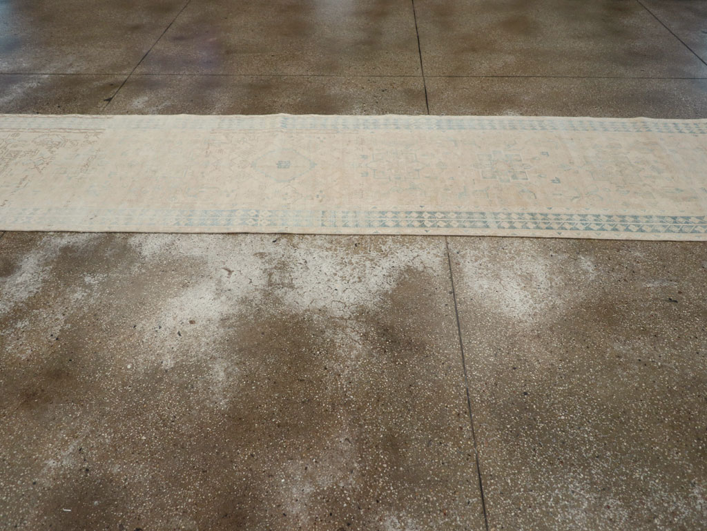 Vintage Persian Heriz Runner, No.32274 - Gsblank