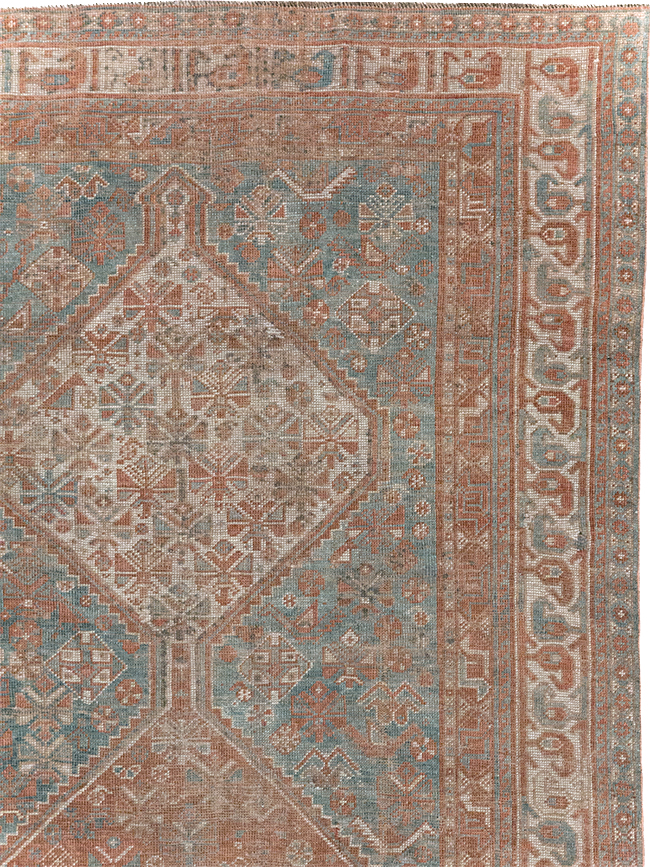 Antique Persian Shiraz Accent Carpet, No.32278 - Gsblank