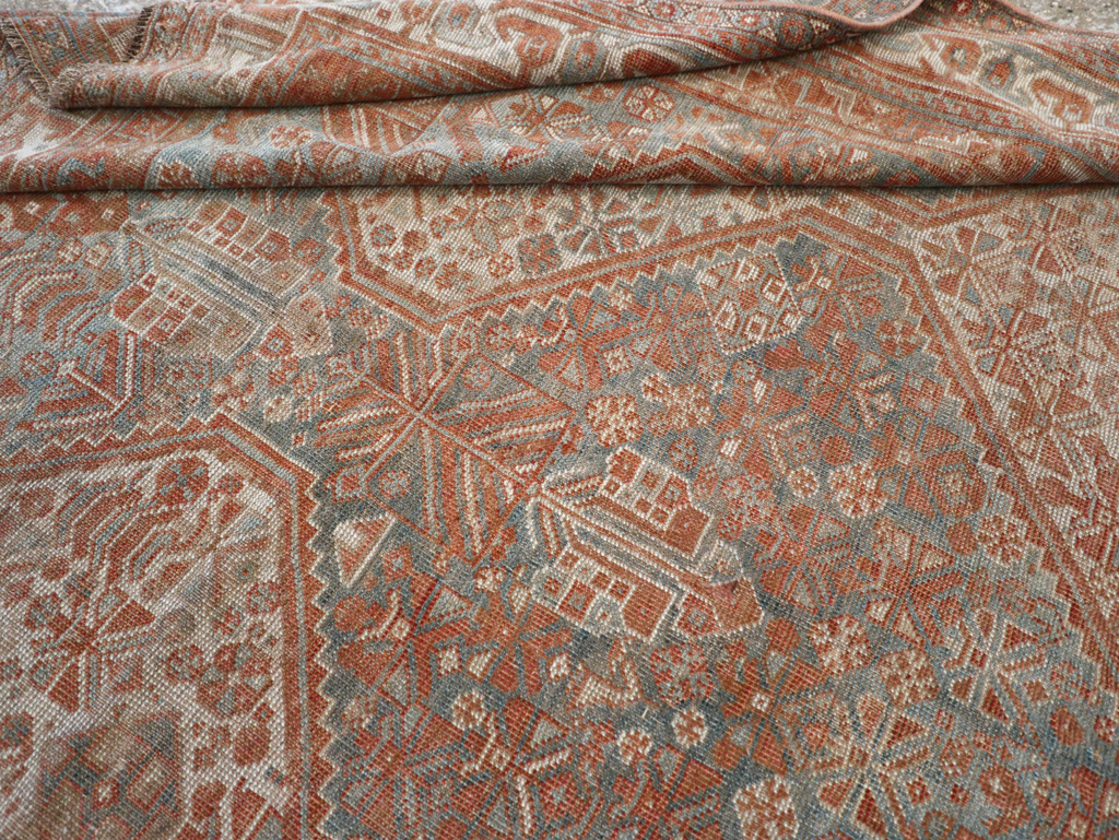 Antique Persian Shiraz Accent Carpet, No.32278 - Gsblank