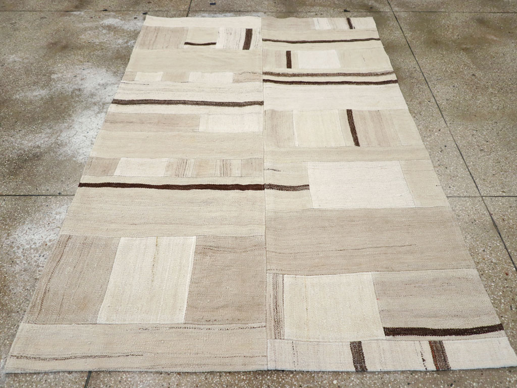 Modern Turkish Flatweave Accent Rug, No.32315 - Gsblank
