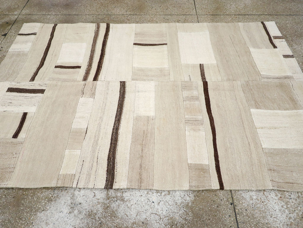 Modern Turkish Flatweave Accent Rug, No.32315 - Gsblank