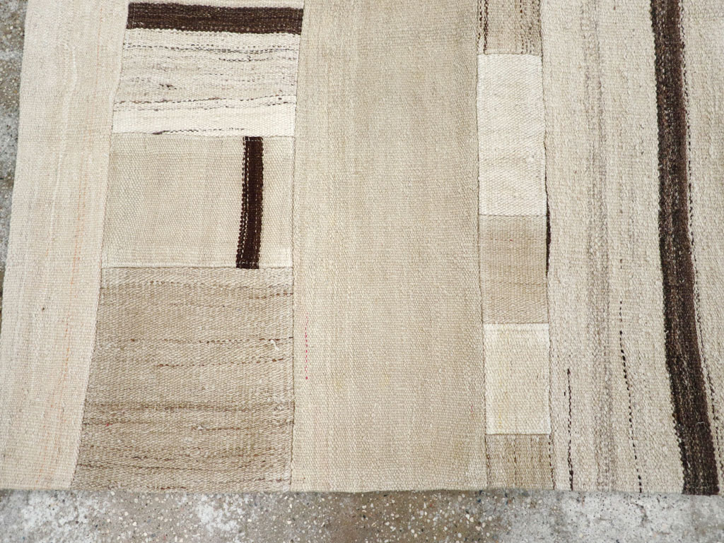 Modern Turkish Flatweave Accent Rug, No.32315 - Gsblank