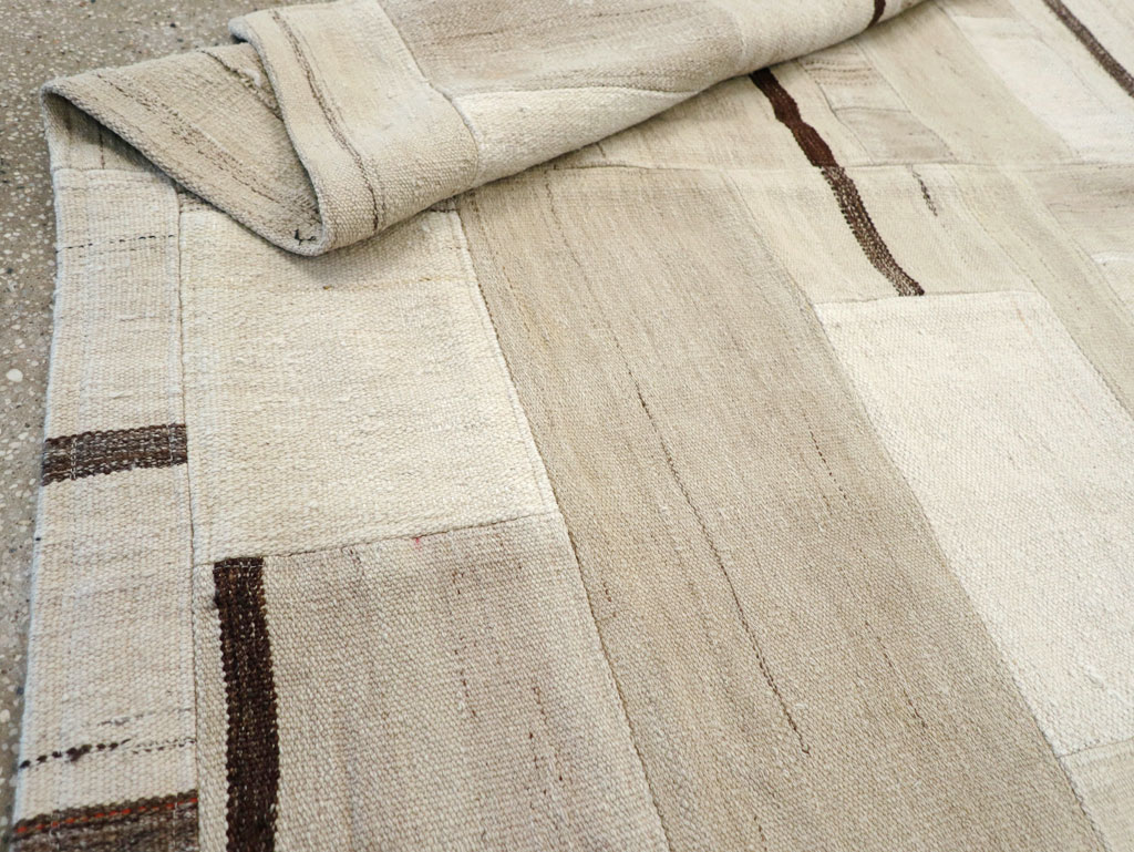 Modern Turkish Flatweave Accent Rug, No.32315 - Gsblank