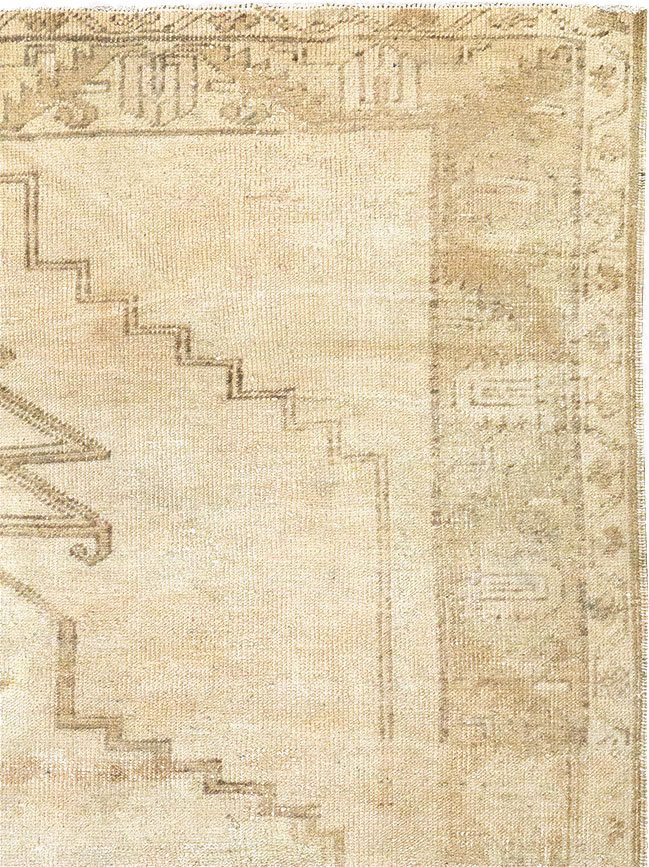 Vintage Turkish Anatolian Gallery Rug, No.32322 - Gsblank