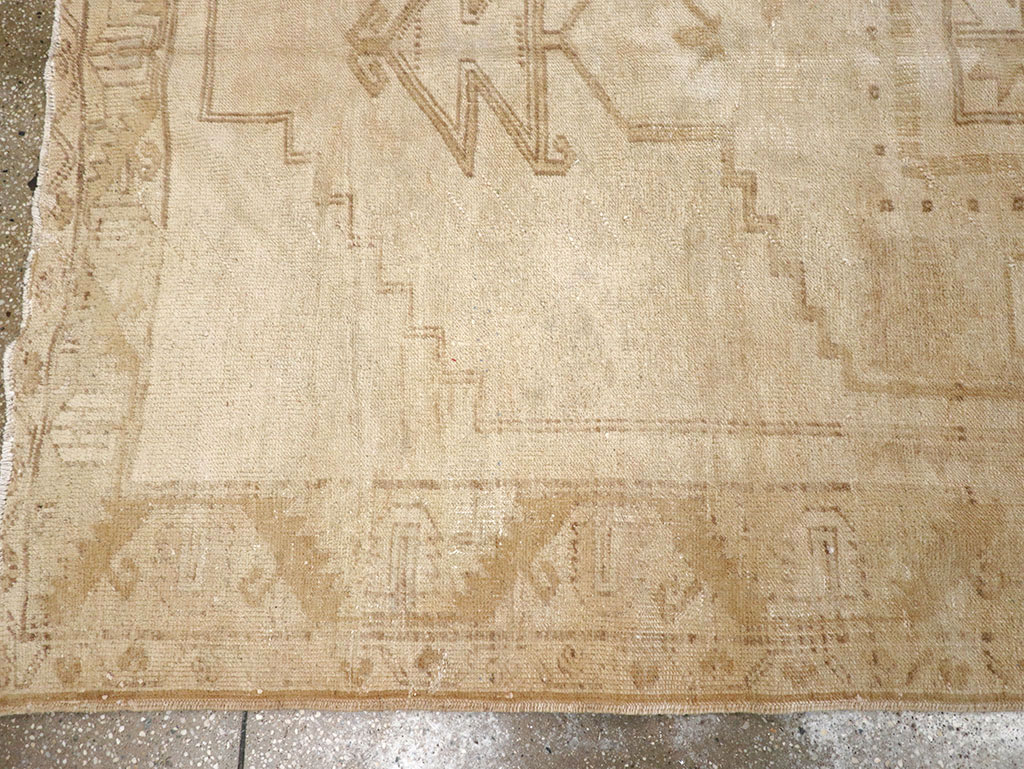 Vintage Turkish Anatolian Gallery Rug, No.32322 - Gsblank