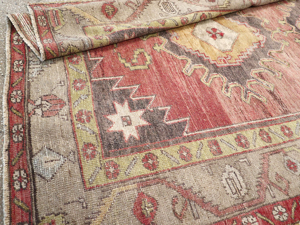 Vintage Turkish Anatolian Gallery Rug, No.32326 - Gsblank