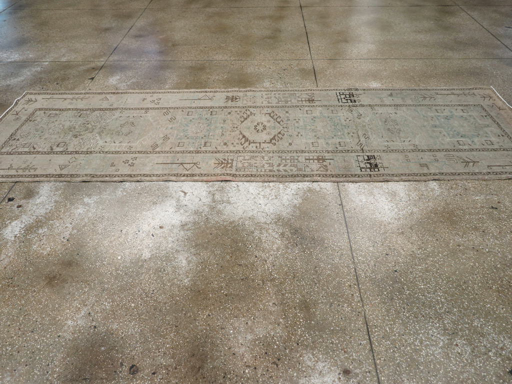 Vintage Persian Karajeh Rug, No.32331 - Gsblank