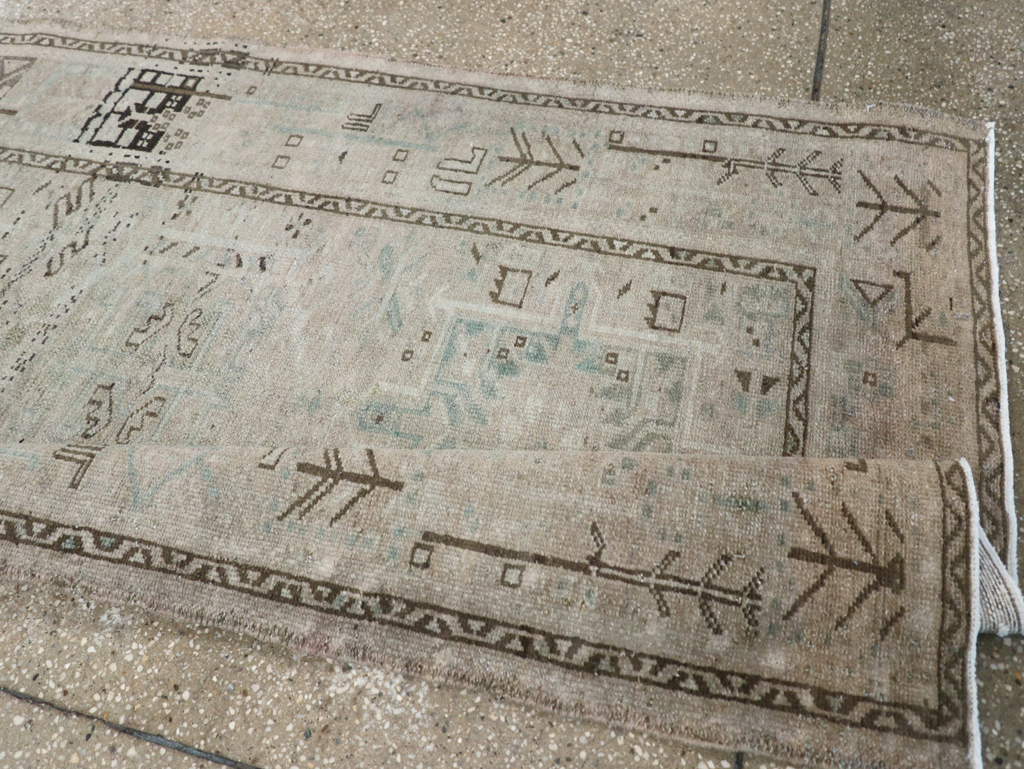 Vintage Persian Karajeh Rug, No.32331 - Gsblank