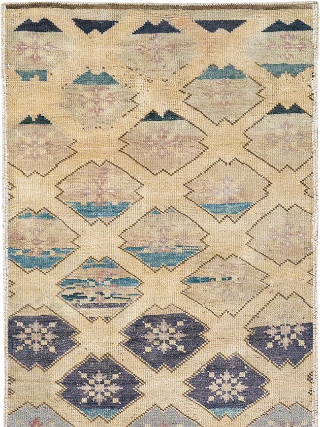 Vintage Turkish Anatolian Runner, No.32346 - Gsblank