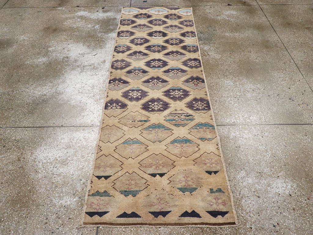 Vintage Turkish Anatolian Runner, No.32346 - Gsblank