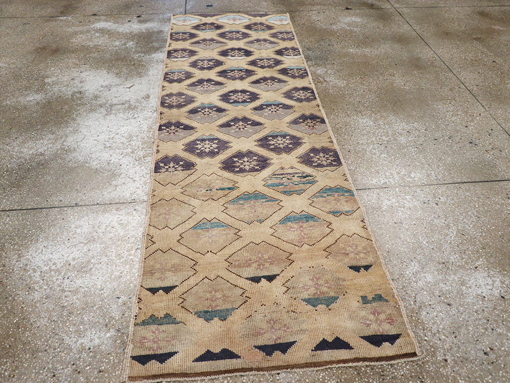 Vintage Turkish Anatolian Runner, No.32346 - Gsblank