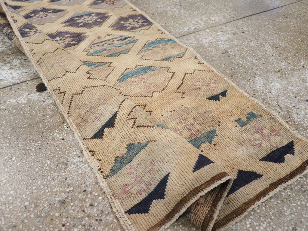 Vintage Turkish Anatolian Runner, No.32346 - Gsblank