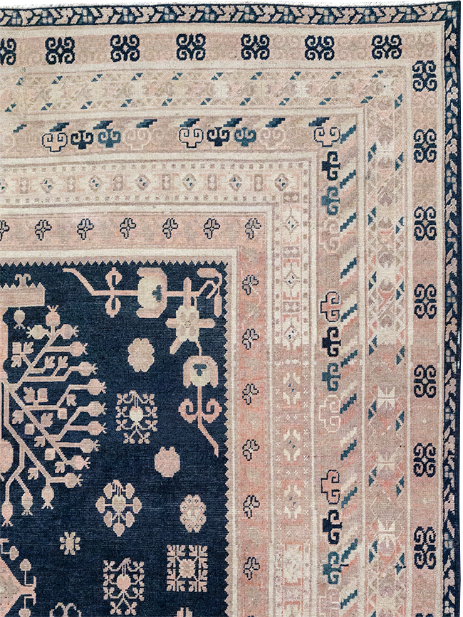 Antique East Turkestan Khotan Gallery Carpet, No.32360 - Gsblank