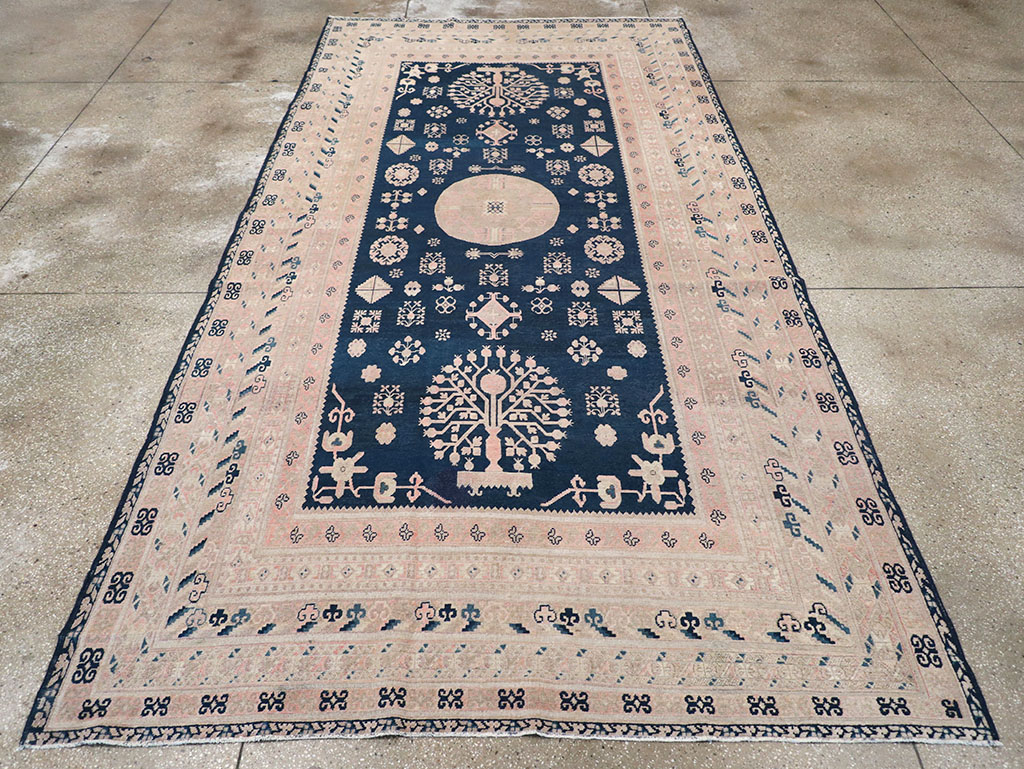 Antique East Turkestan Khotan Gallery Carpet, No.32360 - Gsblank