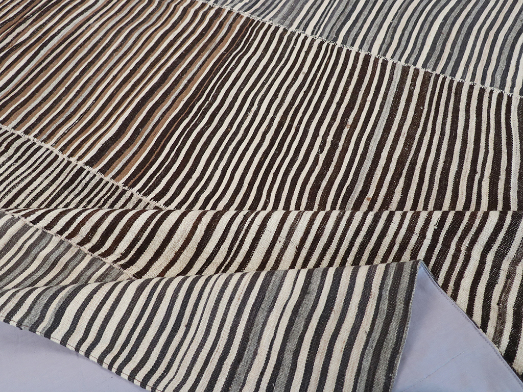 Vintage Persian Flatweave Kilim Room Size Carpet, No.32435 - Gsblank