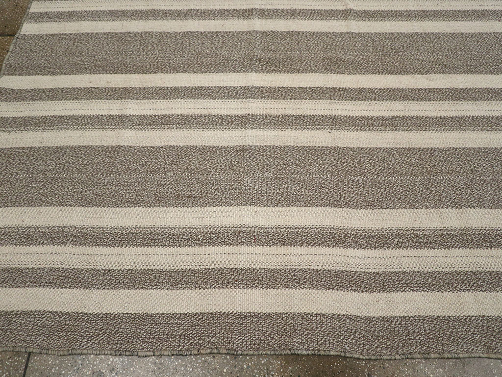 Modern Turkish Flatweave Kilim Room Size Carpet, No.32458 - Gsblank