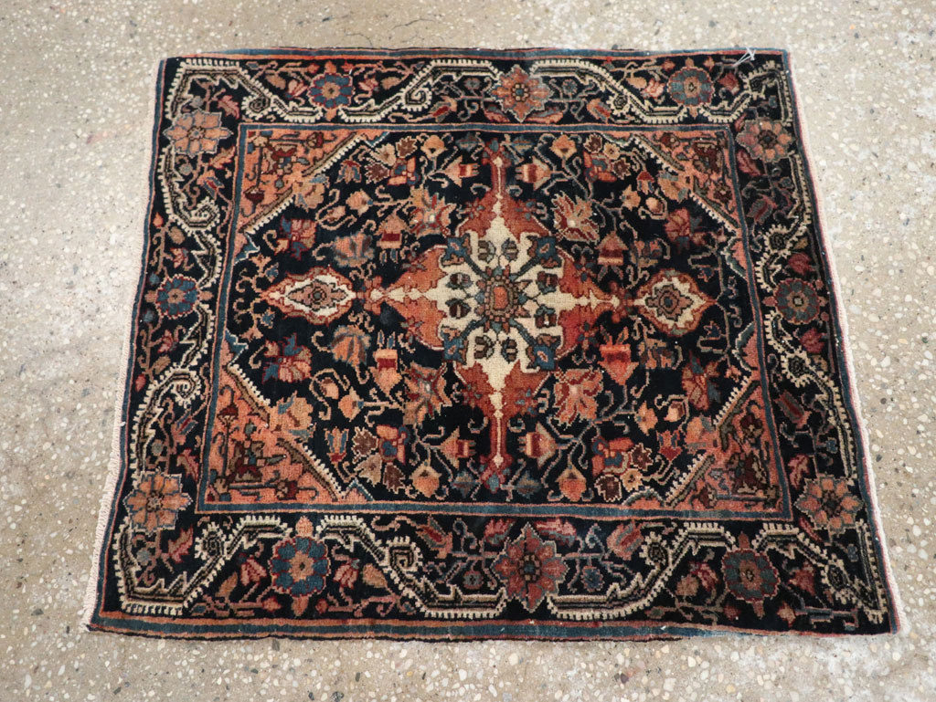 Antique Persian Sarouk Throw Rug, No.32486 - Gsblank