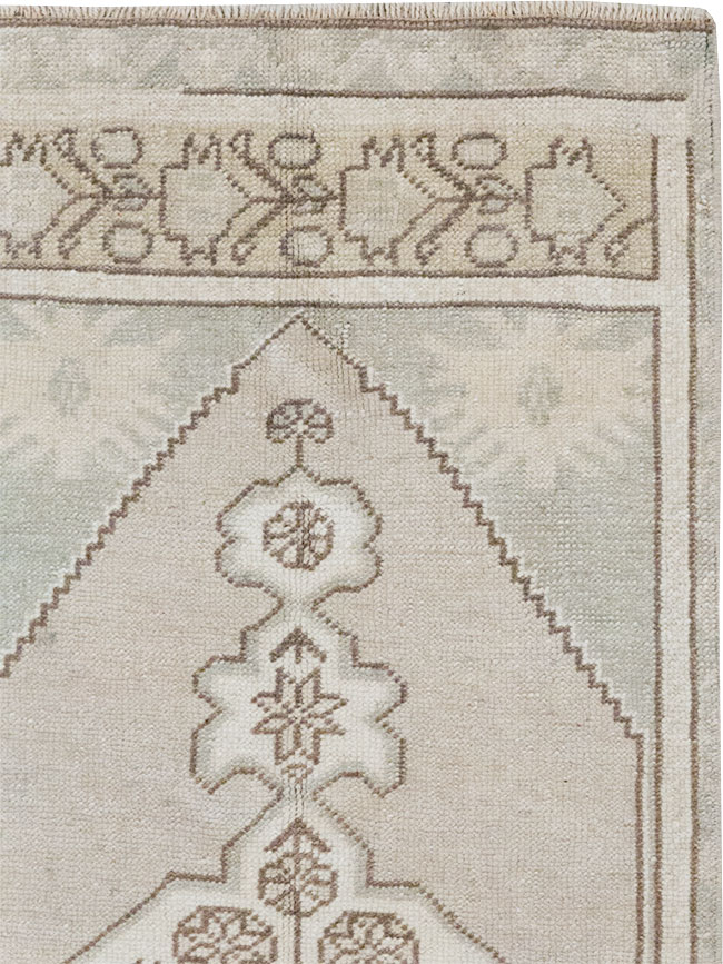 Vintage Turkish Oushak Throw Rug, No.32490 - Gsblank