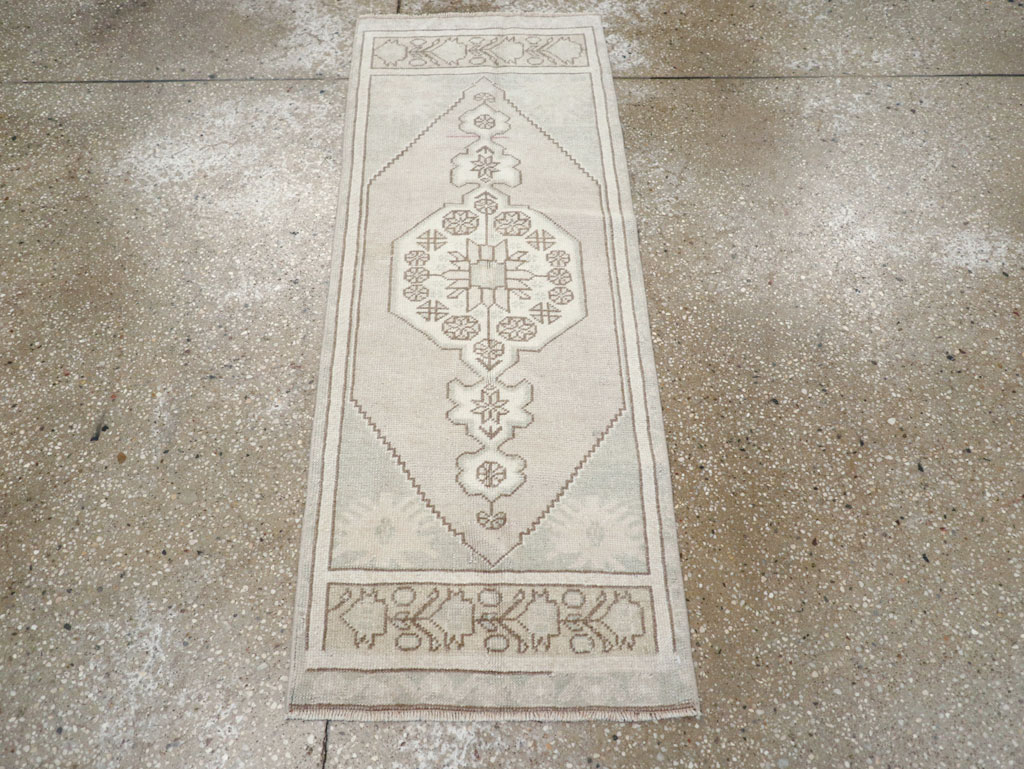 Vintage Turkish Oushak Throw Rug, No.32490 - Gsblank