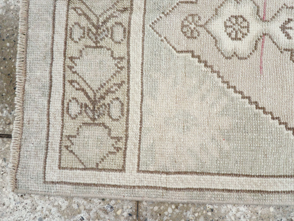 Vintage Turkish Oushak Throw Rug, No.32490 - Gsblank