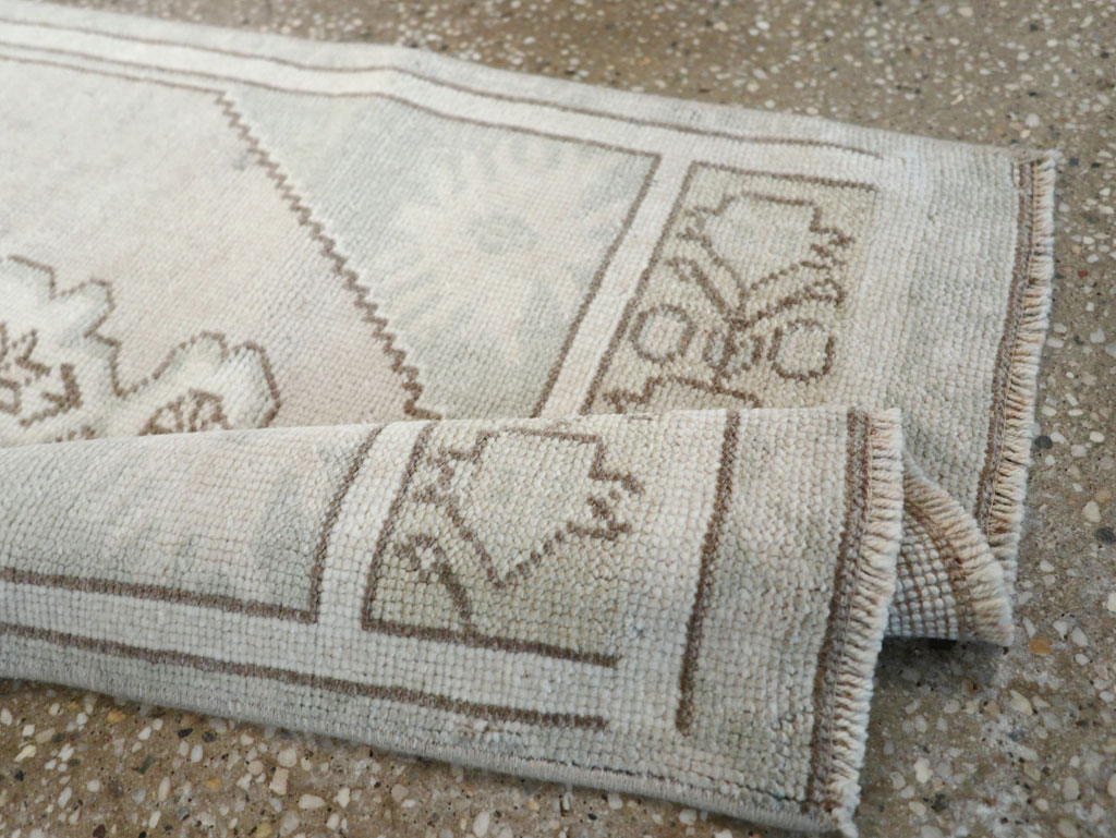 Vintage Turkish Oushak Throw Rug, No.32490 - Gsblank