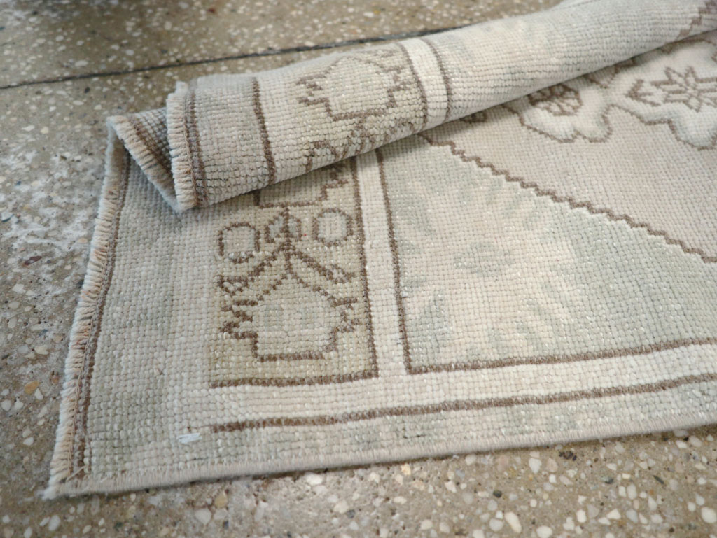 Vintage Turkish Oushak Throw Rug, No.32490 - Gsblank