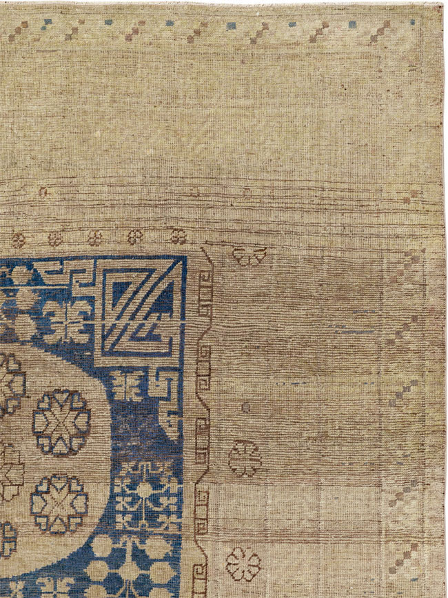 Antique East Turkestan Khotan Accent Carpet, No.32511 - Gsblank