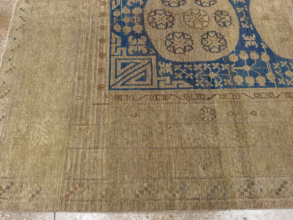 Antique East Turkestan Khotan Accent Carpet, No.32511 - Gsblank