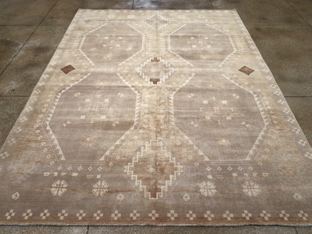 Modern Turkish Anatolian Room Size Carpet, No.32517 - Gsblank