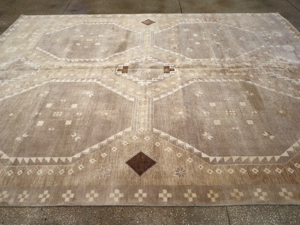 Modern Turkish Anatolian Room Size Carpet, No.32517 - Gsblank