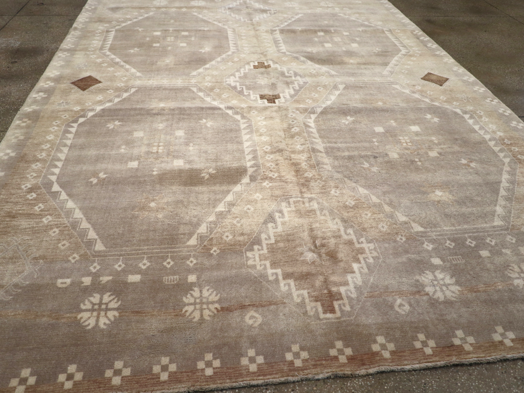 Modern Turkish Anatolian Room Size Carpet, No.32517 - Gsblank